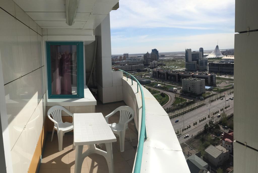 Apartment Lazurniy Астана Стая снимка