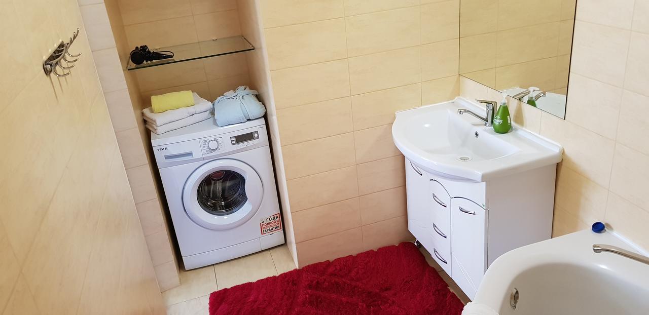 Apartment Lazurniy Астана Екстериор снимка