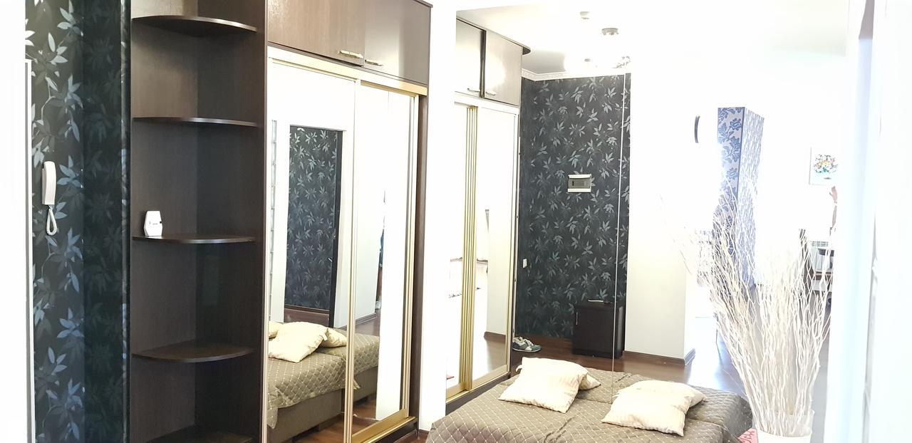Apartment Lazurniy Астана Екстериор снимка